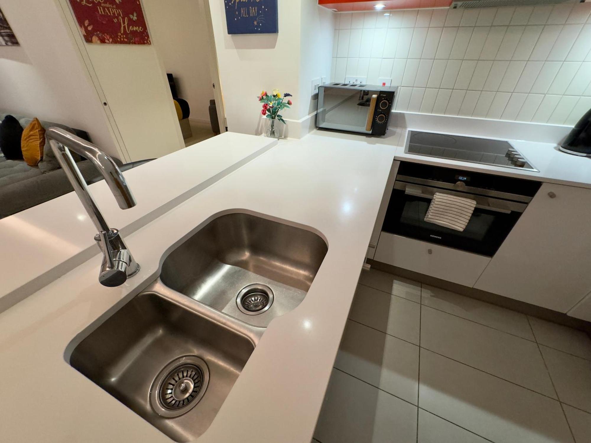 Excel Cosy With Balcony & River View Close To O2 Arena, Cable Car, City Hall Appartement
