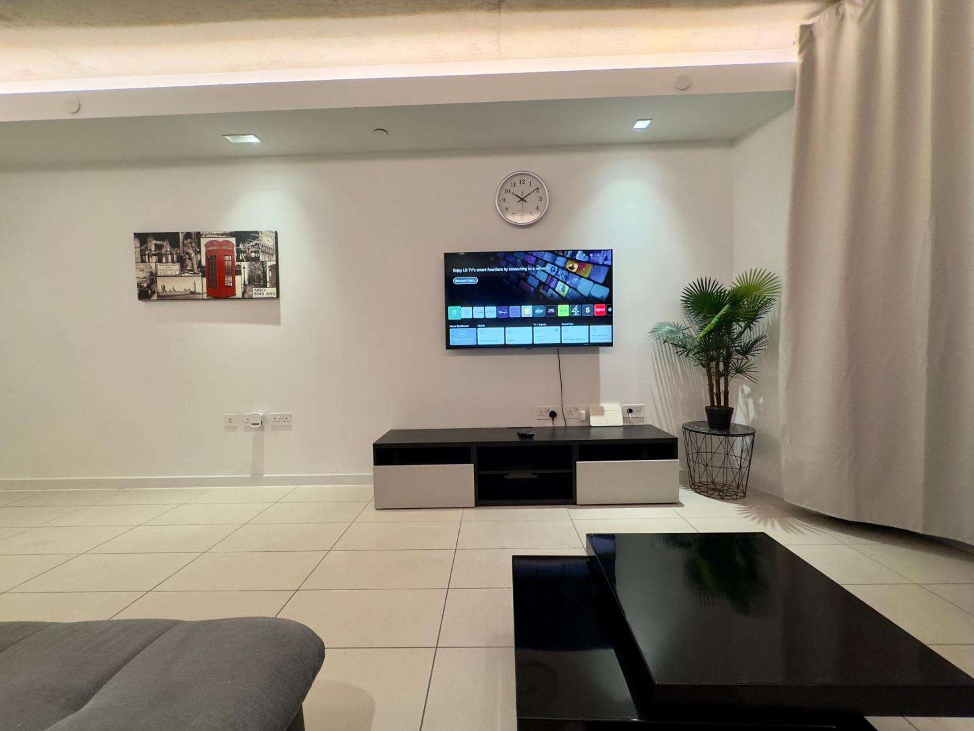 Appartement Excel Cosy With Balcony & River View Close To O2 Arena, Cable Car, City Hall *